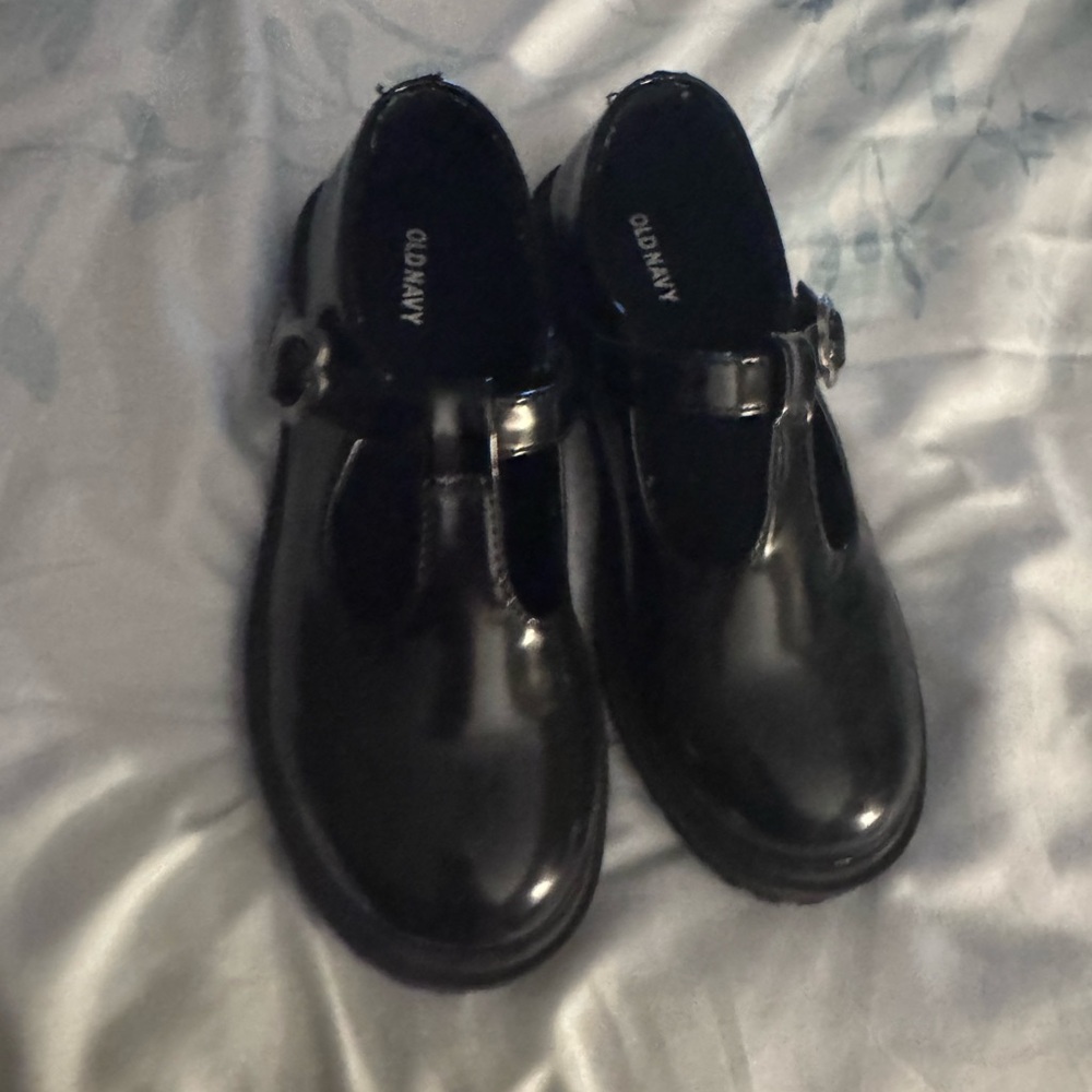 Old Navy Kids Glossy Black Dress Shoes Chunky Heel Mary Jane’s